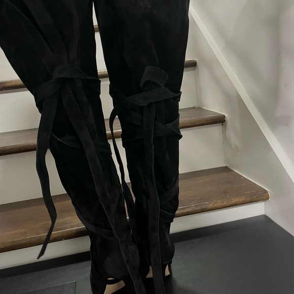Luxury Saint Laurent ‘Meurice’ Suede Over Knee Boots! - Picture 4 of 8